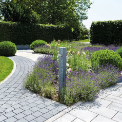Fontaine robinet extérieur effet granit gris foncé