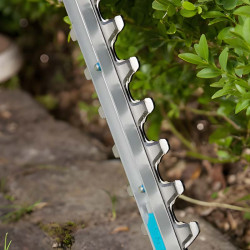 Pointe de la lame du taille-haies Gardena EasyCut 420/45 avec butée de protection