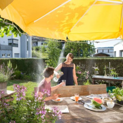 Brumisateur de terrasse sous un parasol