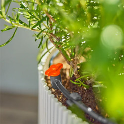 Arrosage-automatique-Gardena-pour-balcon-vanne-vue-rapprochée
