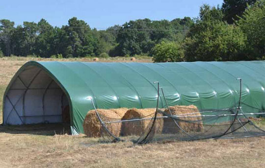 Abri tunnel largeur 9.20 m pas à 1.50 m et bâche 230 microns